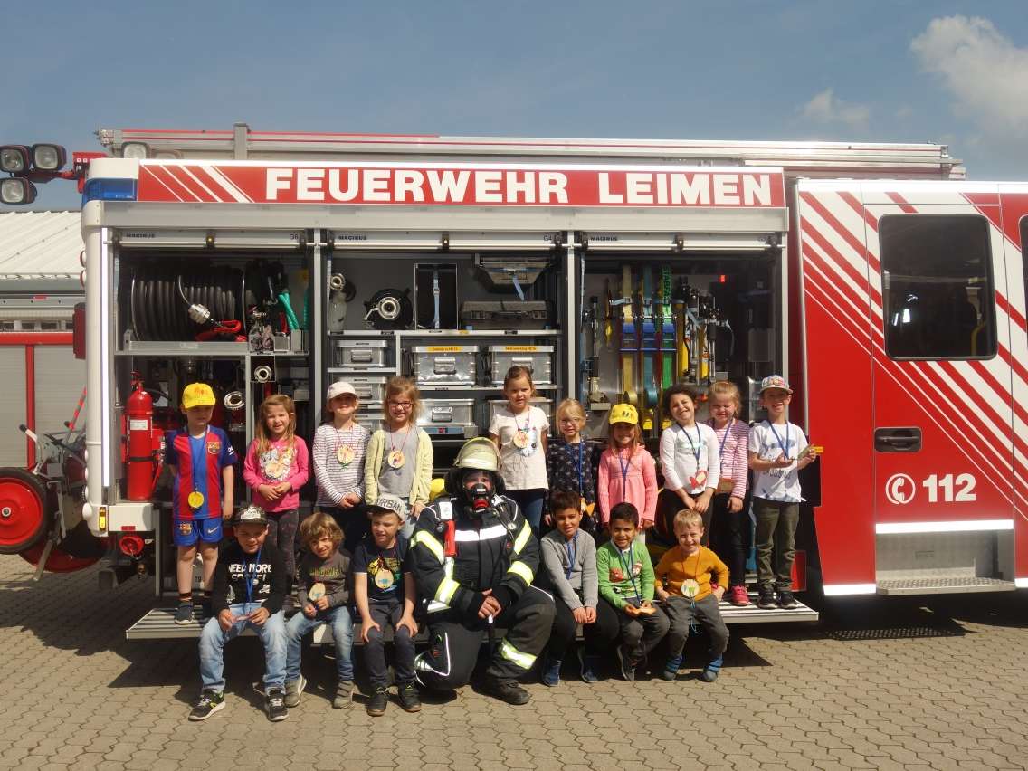  Die Schulanfänger des Nikolaus- Lenau- Haus besuchen die Feuerwehr in Leimen 